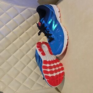 New Balance Fresh Foam Arishi v2 Women’s 9.5 Blue Ombré Coral Rare Discontinued